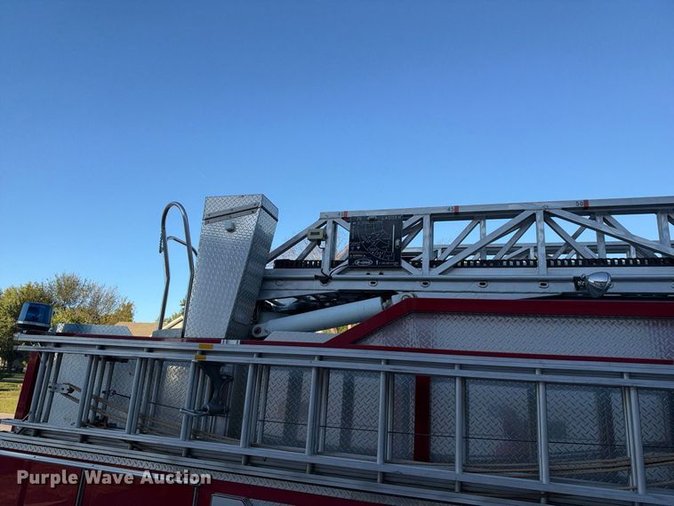 image for item EX2362 1993 E-One ladder fire truck