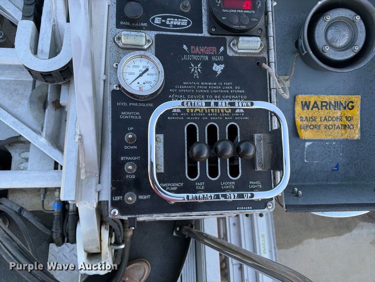 image for item EX2362 1993 E-One ladder fire truck