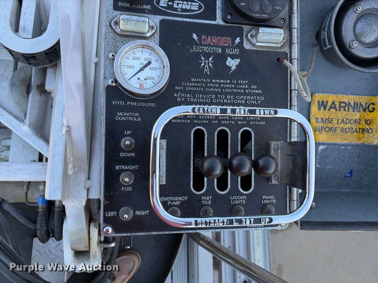 image for item EX2362 1993 E-One ladder fire truck