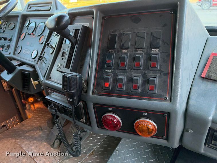 image for item EX2362 1993 E-One ladder fire truck