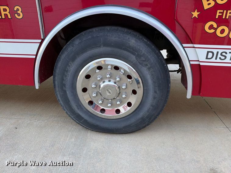 image for item EX2362 1993 E-One ladder fire truck