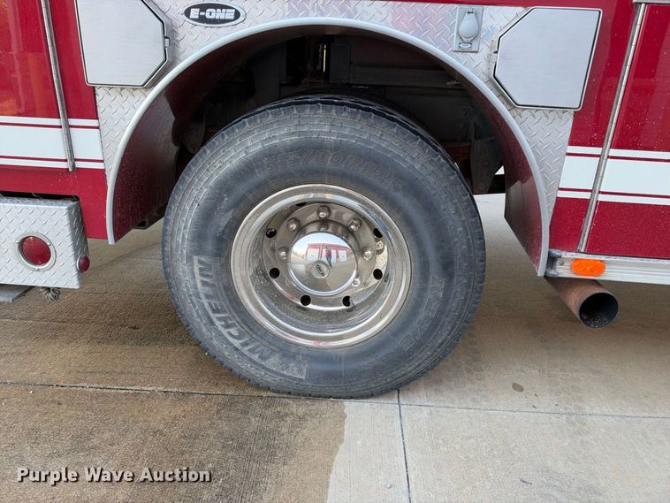image for item EX2362 1993 E-One ladder fire truck