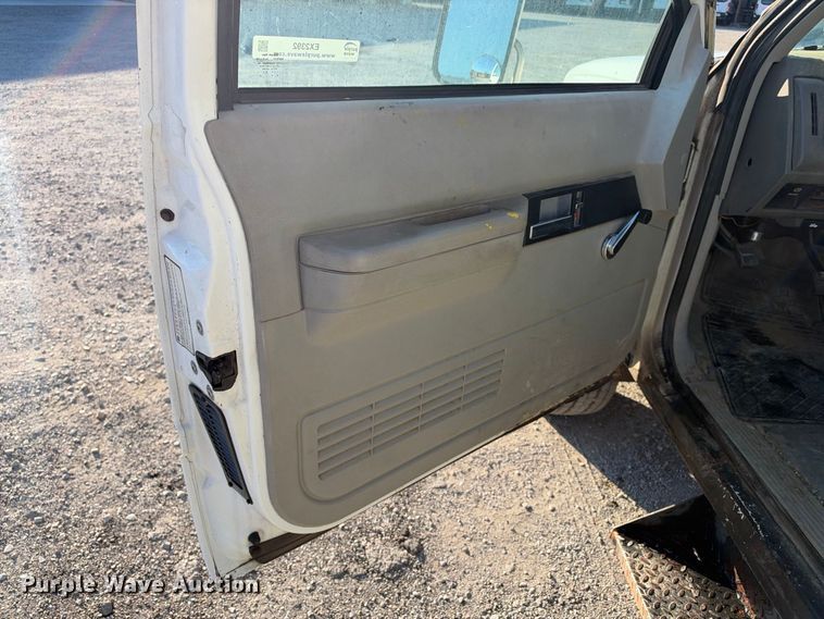 image for item EX2392 1994 GMC Sierra C3500  utility bed pickup truck with bucket lift