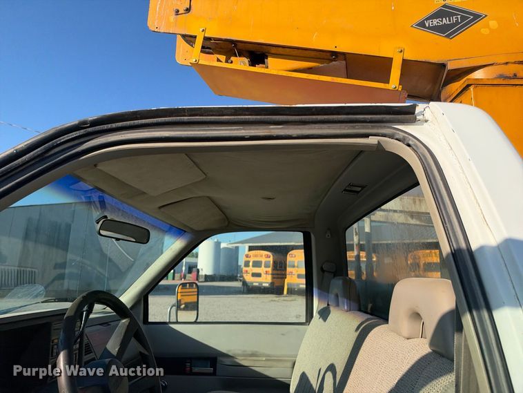 image for item EX2392 1994 GMC Sierra C3500  utility bed pickup truck with bucket lift