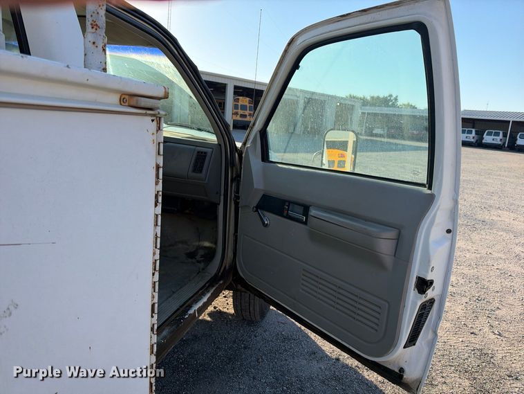image for item EX2392 1994 GMC Sierra C3500  utility bed pickup truck with bucket lift