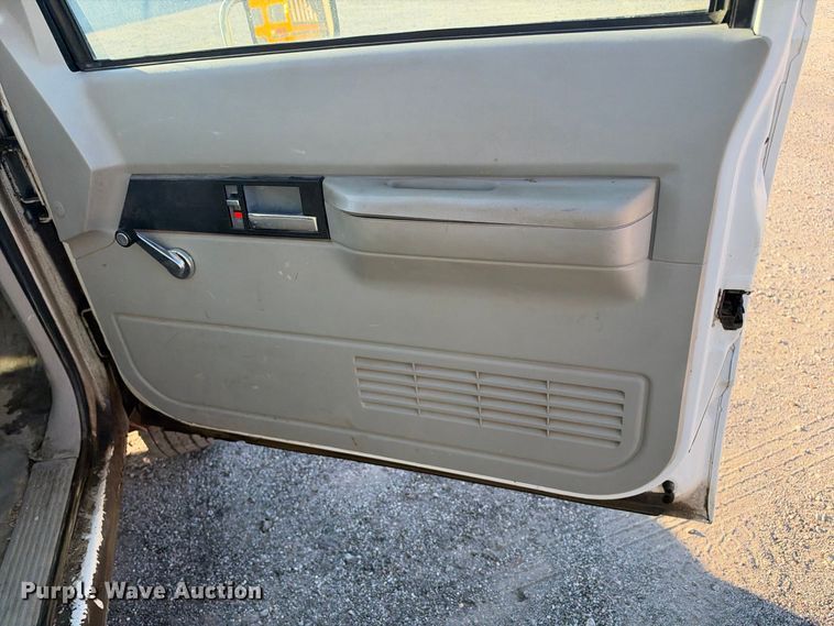 image for item EX2392 1994 GMC Sierra C3500  utility bed pickup truck with bucket lift