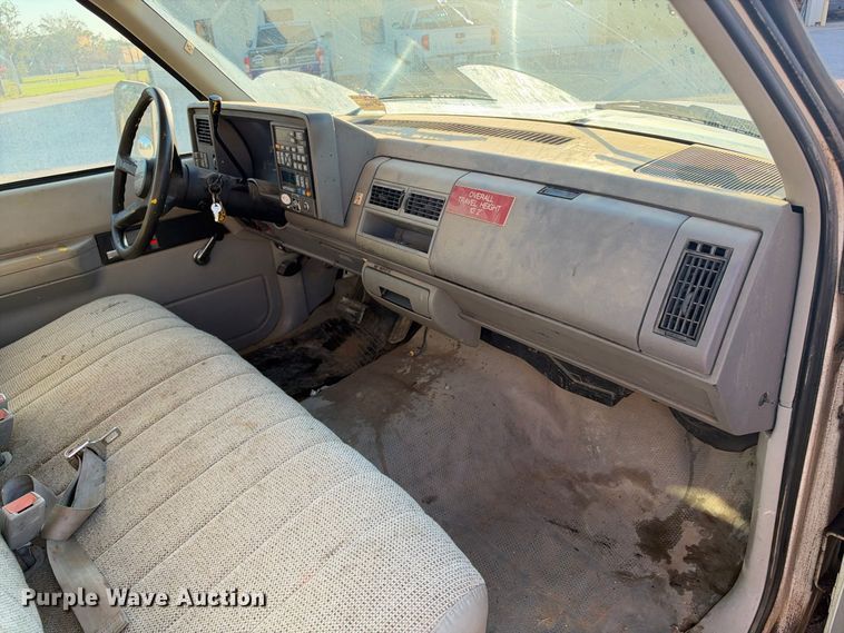 image for item EX2392 1994 GMC Sierra C3500  utility bed pickup truck with bucket lift