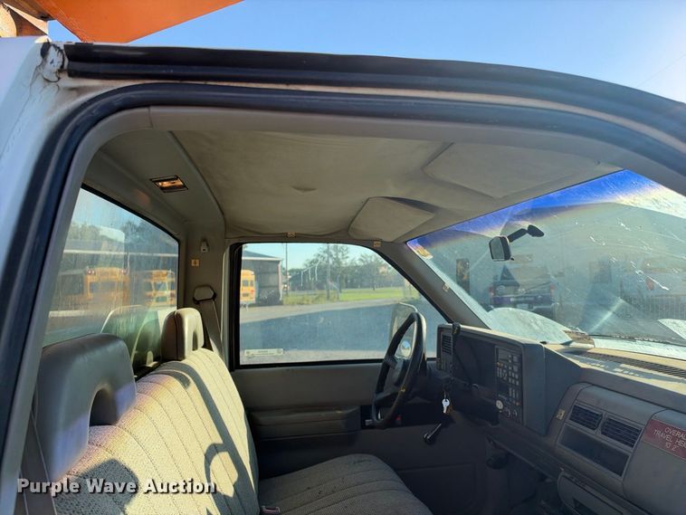 image for item EX2392 1994 GMC Sierra C3500  utility bed pickup truck with bucket lift