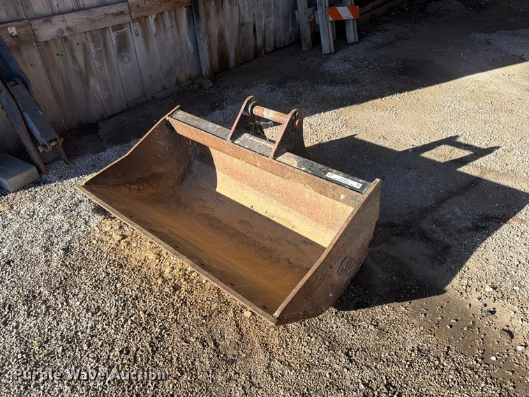 image for item EX4623 2019 John Deere 310g bucket