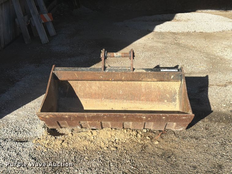 image for item EX4623 2019 John Deere 310g bucket