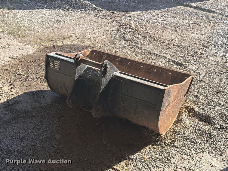 image for item EX4623 2019 John Deere 310g bucket