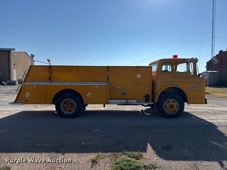 image for item FB6946 1974 Ford C750 pumper fire truck