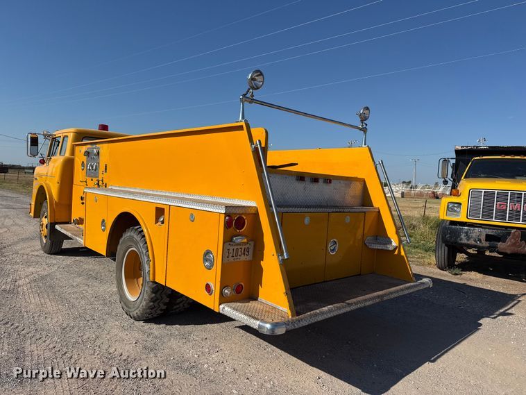image for item FB6946 1974 Ford C750 pumper fire truck