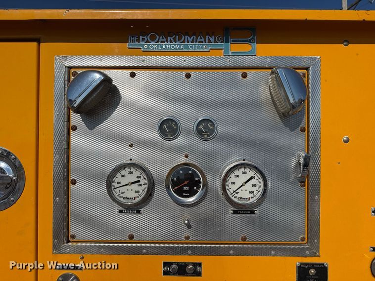 image for item FB6946 1974 Ford C750 pumper fire truck
