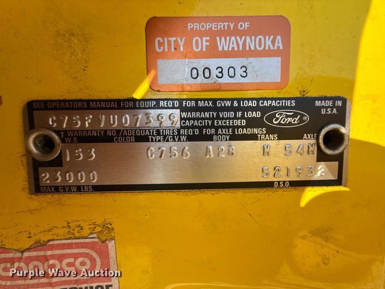 image for item FB6946 1974 Ford C750 pumper fire truck