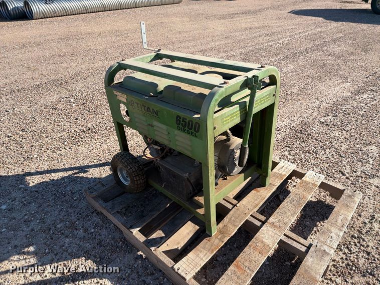 image for item FB8982 Titan Industries 6500 generator