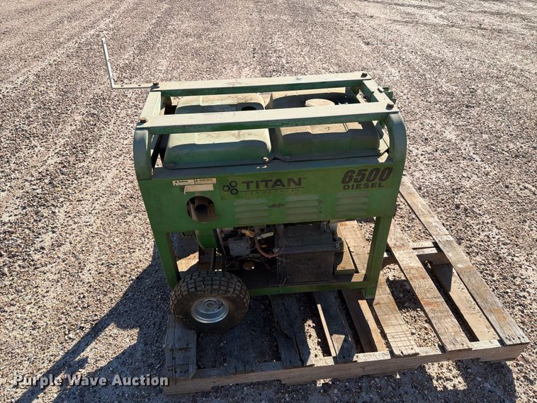 image for item FB8982 Titan Industries 6500 generator
