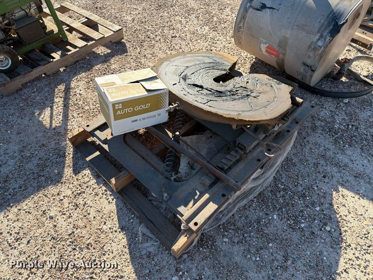 image for item FB8983 Mack truck parts
