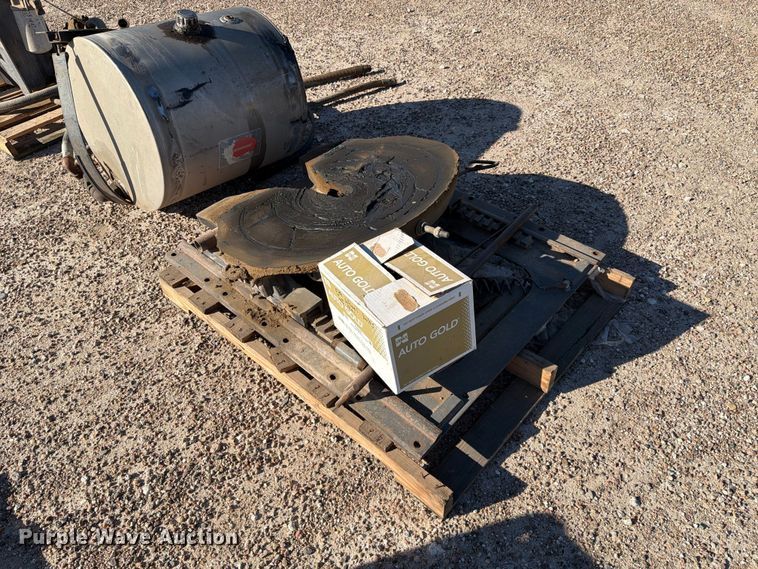 image for item FB8983 Mack truck parts