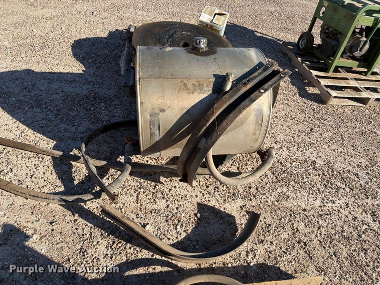 image for item FB8983 Mack truck parts