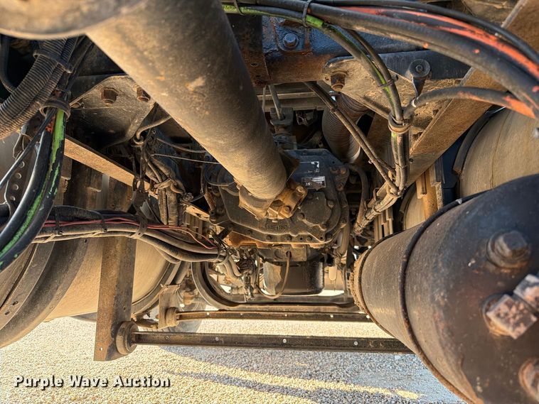 image for item FB8985 2007 Kenworth W900 semi truck