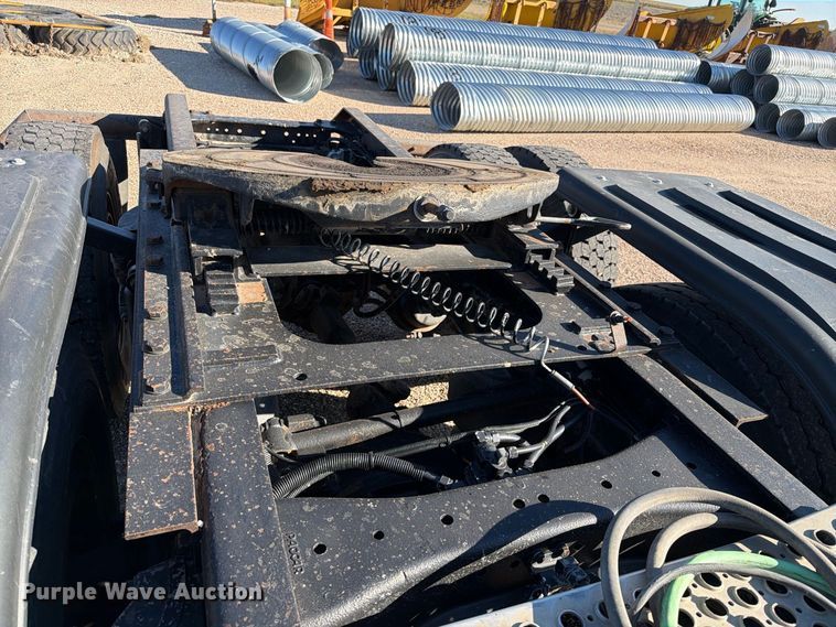 image for item FB8985 2007 Kenworth W900 semi truck