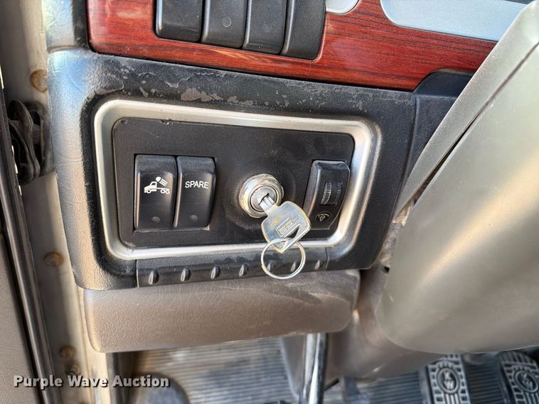 image for item FB8985 2007 Kenworth W900 semi truck