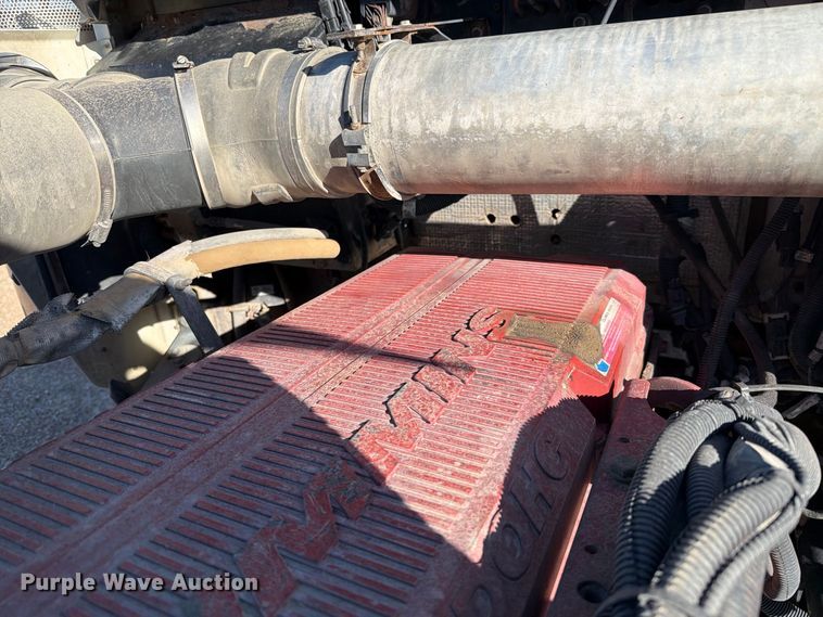 image for item FB8985 2007 Kenworth W900 semi truck