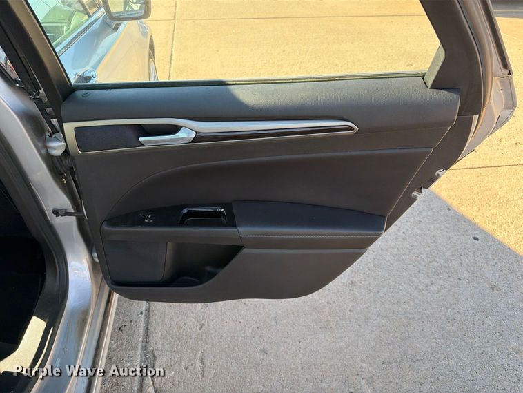 image for item FB8989 2014 Ford Fusion 