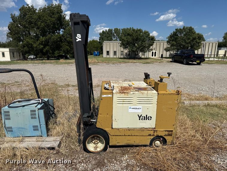 image for item FC4336 Yale ESC030HAN36ST083 forklift