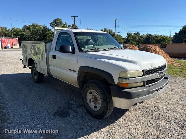 image for item FC4502 2002 Chevrolet Silverado 2500 utility bed pickup truck