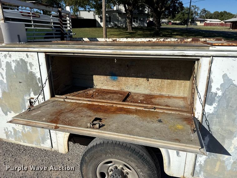 image for item FC4502 2002 Chevrolet Silverado 2500 utility bed pickup truck