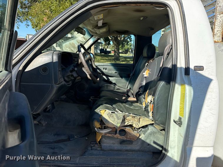 image for item FC4502 2002 Chevrolet Silverado 2500 utility bed pickup truck