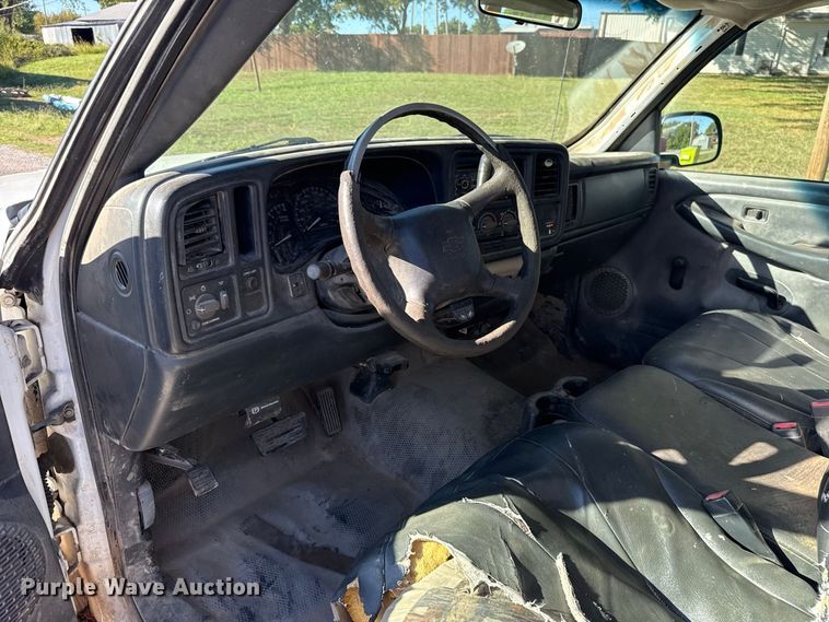 image for item FC4502 2002 Chevrolet Silverado 2500 utility bed pickup truck