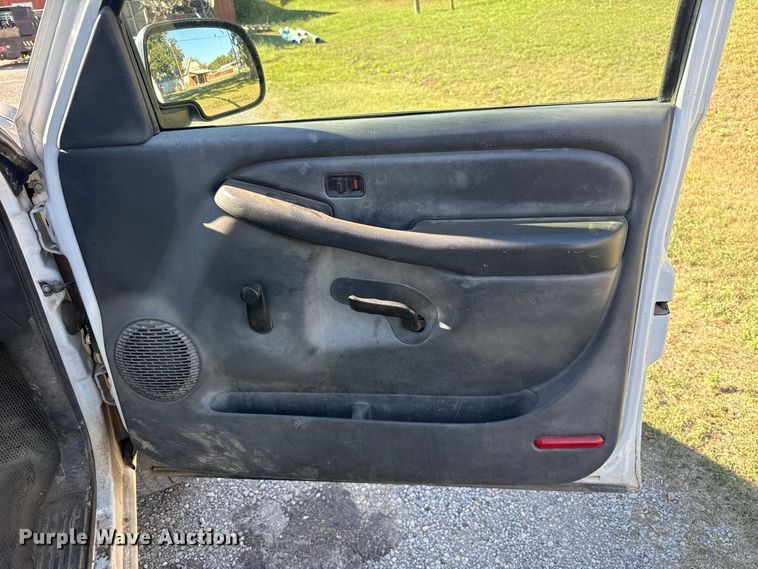 image for item FC4502 2002 Chevrolet Silverado 2500 utility bed pickup truck