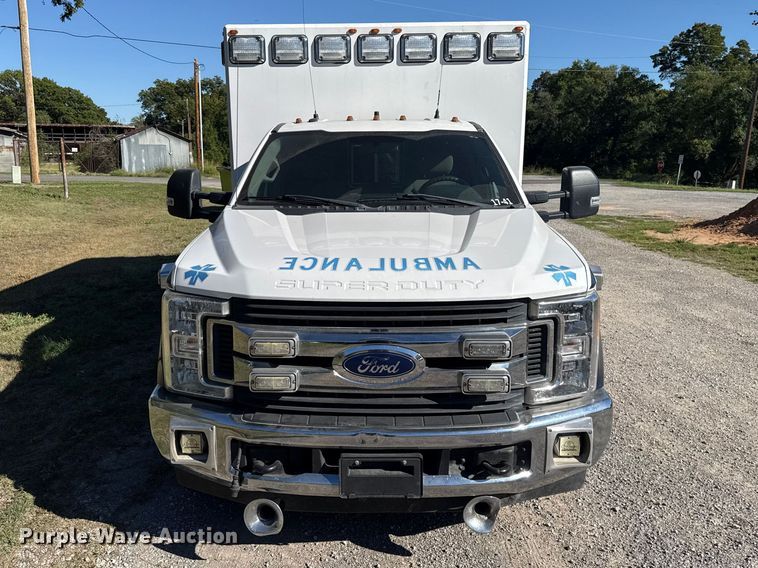 image for item FC4503 2017 Ford F-350 ambulance
