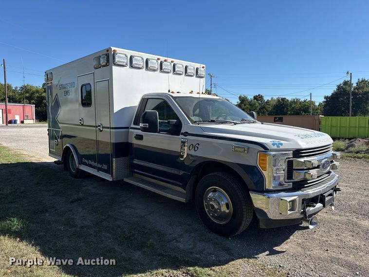 image for item FC4503 2017 Ford F-350 ambulance