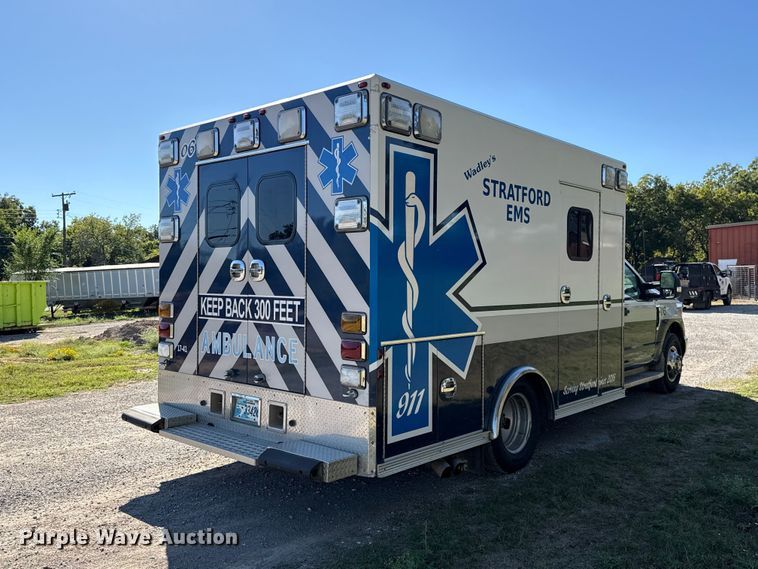 image for item FC4503 2017 Ford F-350 ambulance