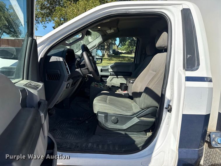 image for item FC4503 2017 Ford F-350 ambulance