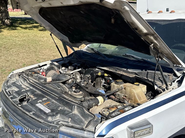 image for item FC4503 2017 Ford F-350 ambulance