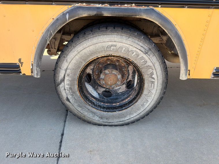 image for item FH6454 2006 Blue Bird school bus