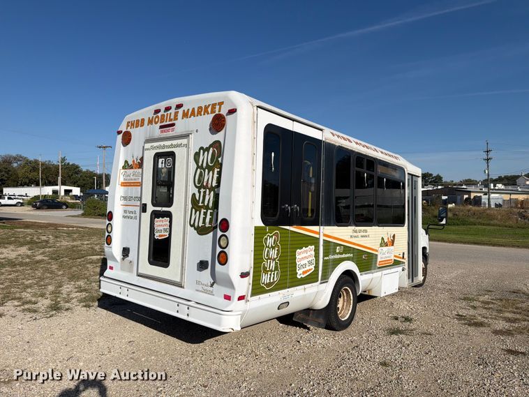 image for item FH6456 2011 Ford E450 Super Duty bus