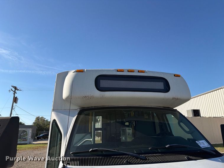 image for item FH6456 2011 Ford E450 Super Duty bus