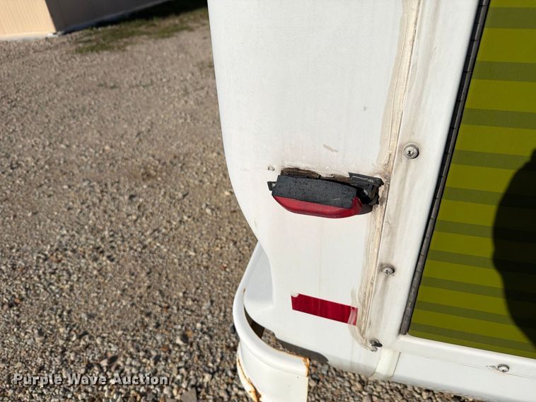 image for item FH6456 2011 Ford E450 Super Duty bus