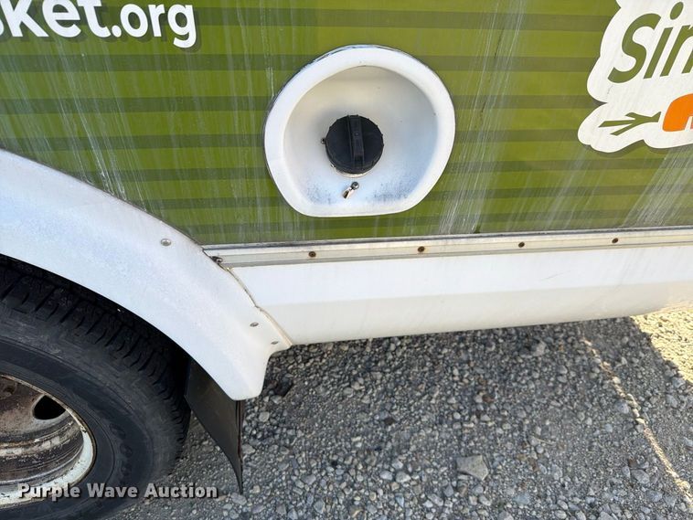 image for item FH6456 2011 Ford E450 Super Duty bus