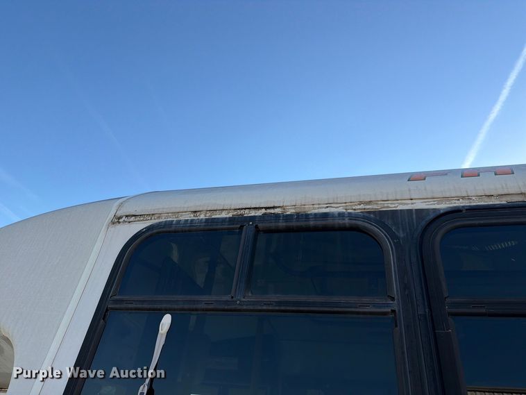 image for item FH6456 2011 Ford E450 Super Duty bus