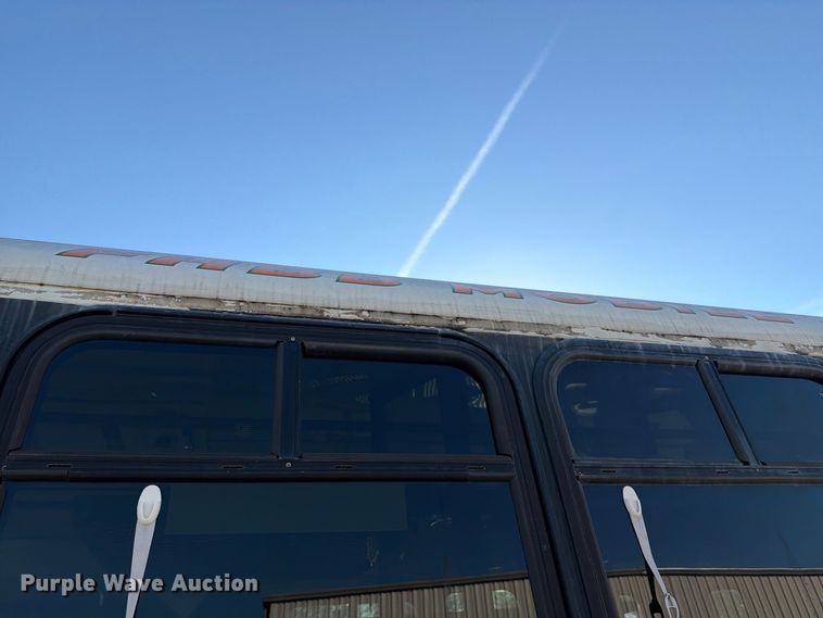 image for item FH6456 2011 Ford E450 Super Duty bus