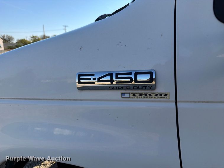 image for item FH6456 2011 Ford E450 Super Duty bus