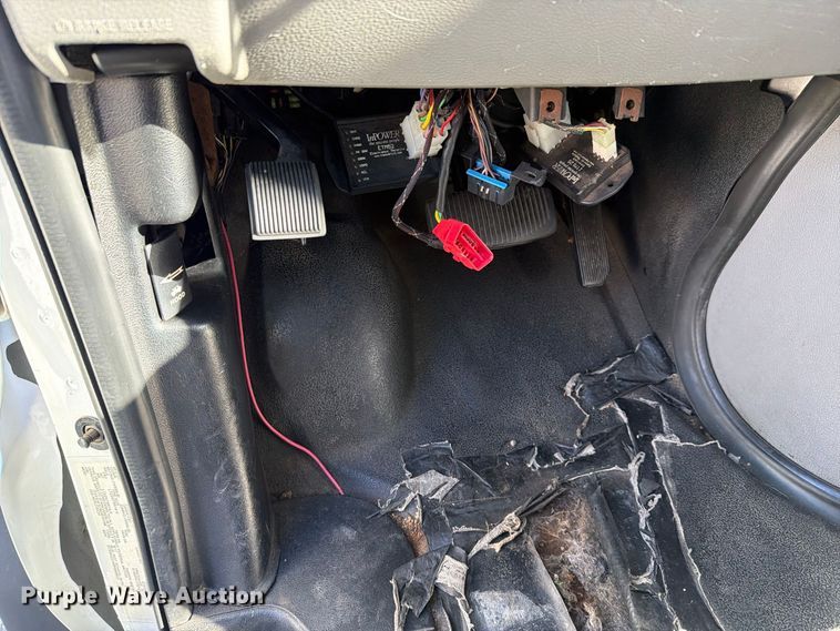 image for item FH6456 2011 Ford E450 Super Duty bus