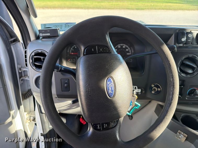 image for item FH6456 2011 Ford E450 Super Duty bus